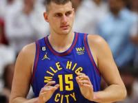 乐竟平台 -风云突变丹佛掘金集结日绝杀压哨；社区盾版图或变；信心回归；训练强度明显提升(掘金遭开拓者压哨绝杀)