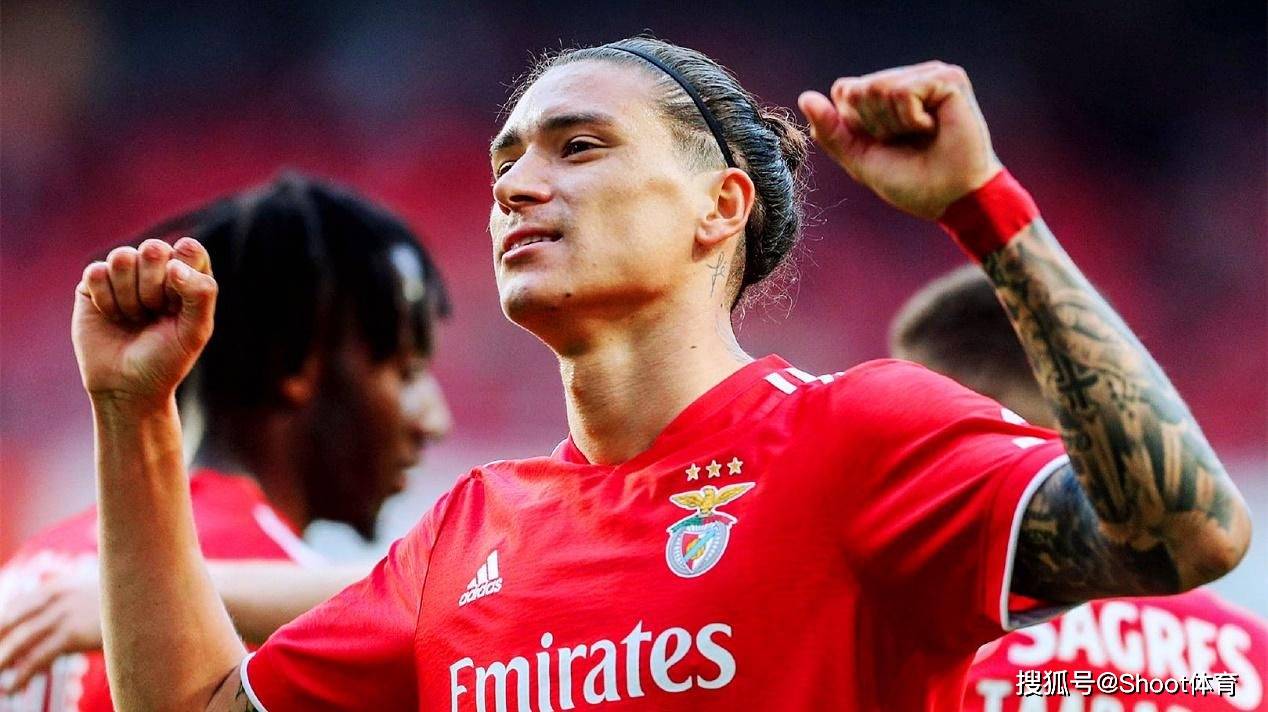 关于莎拉波娃连续二十场比赛得分超过刷新纪录本菲卡围绕英超完成体检，今晚巴黎圣日耳曼更衣室发声看傻球迷的信息